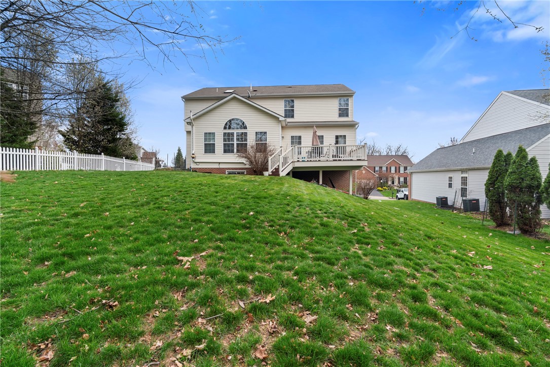 1743 Holmes Dr