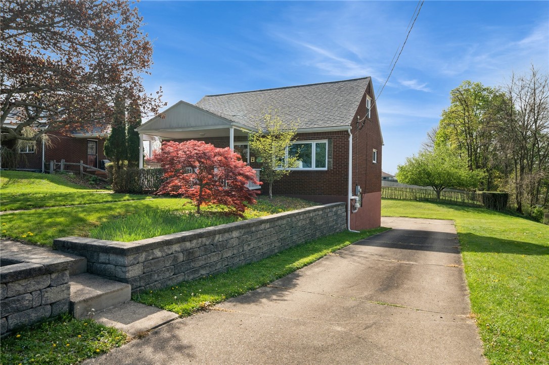 304 E Patty Ln