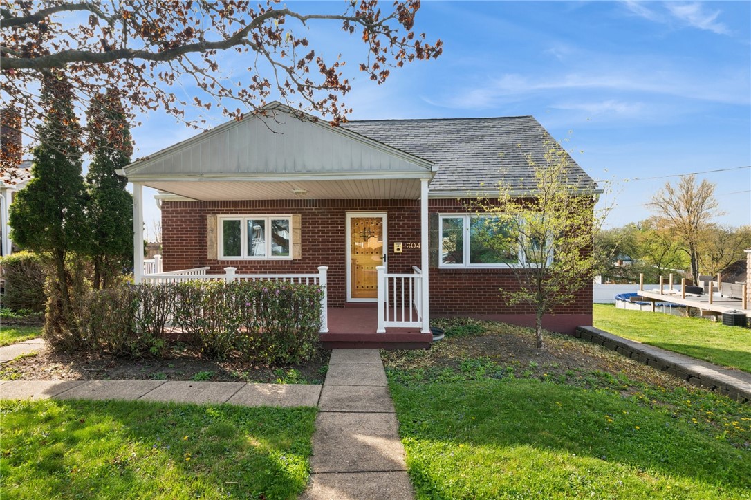 304 E Patty Ln