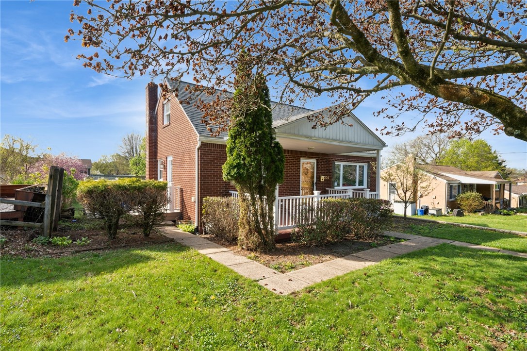 304 E Patty Ln