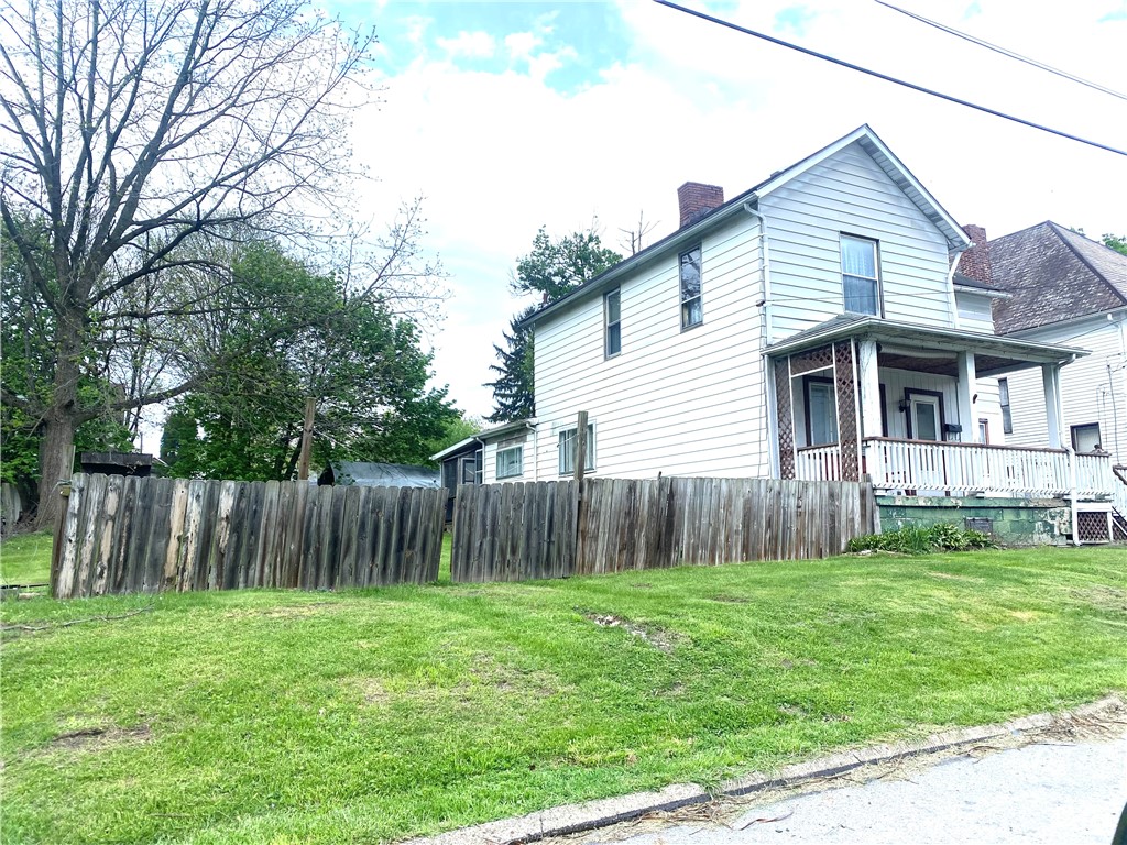 105 S Mulberry