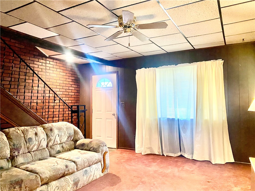 105 S Mulberry
