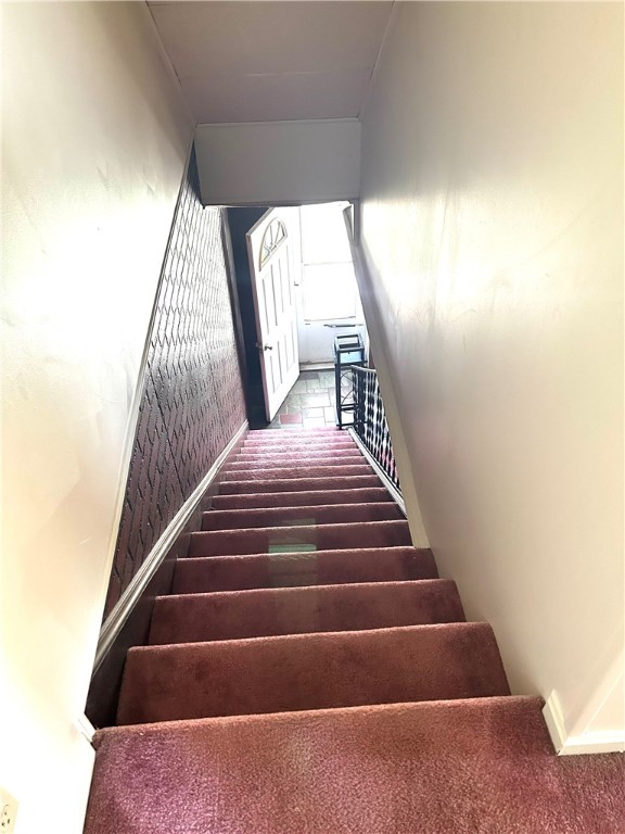105 S Mulberry
