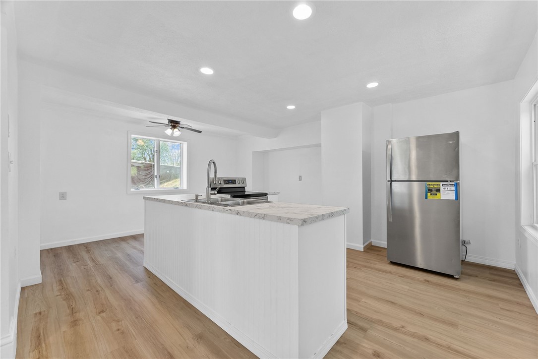 109 White St