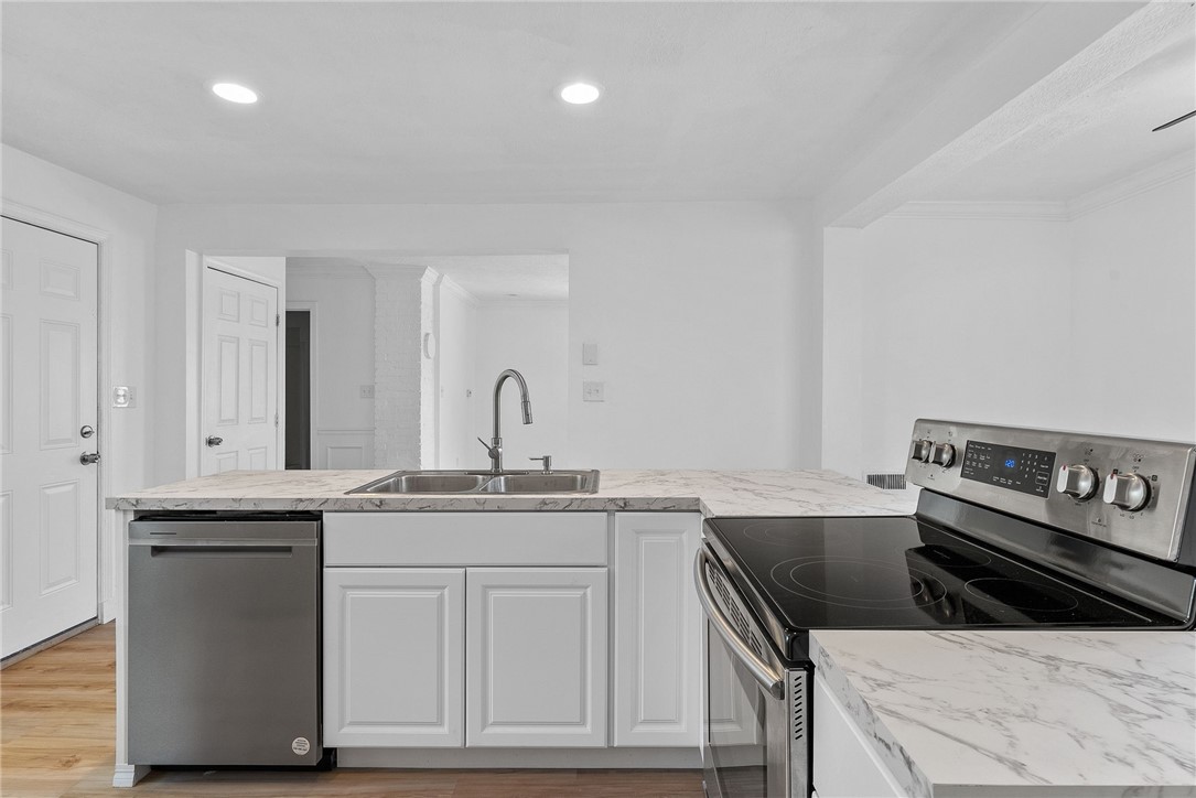 109 White St