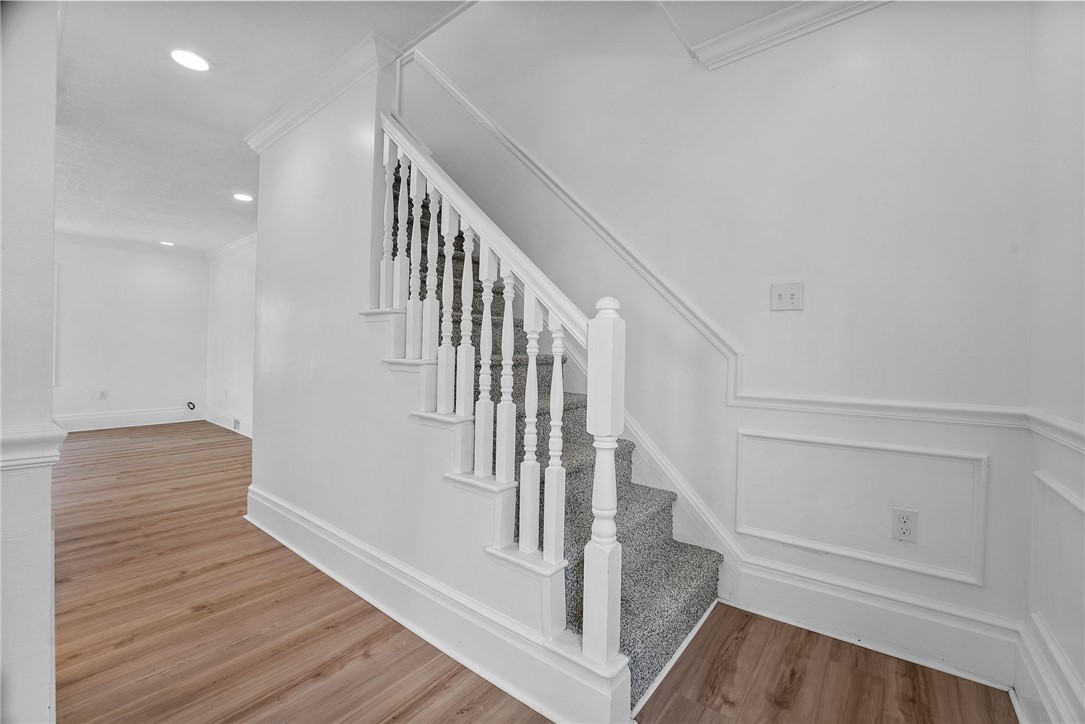 109 White St