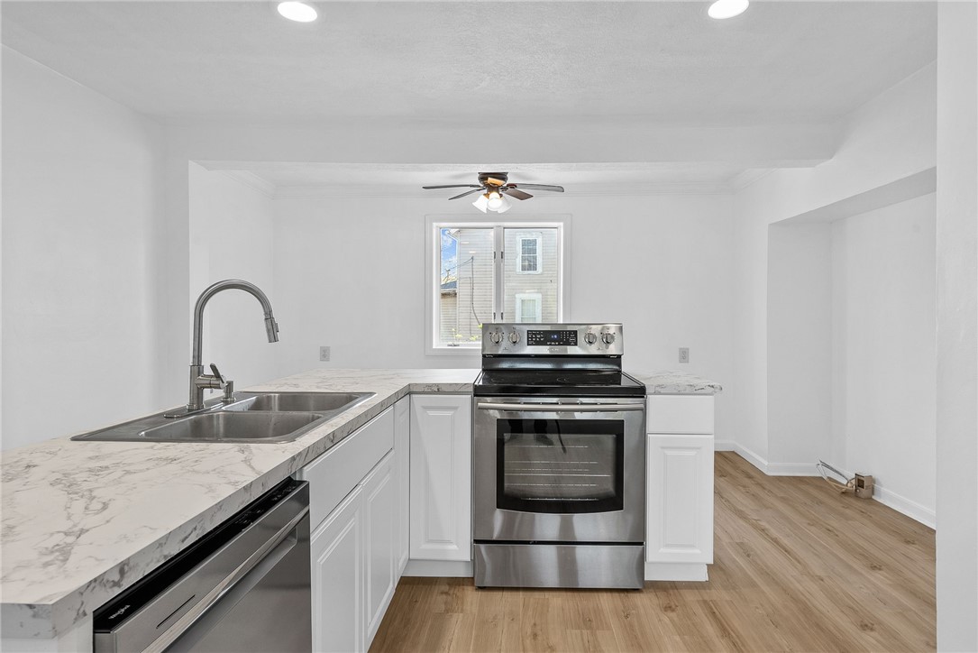 109 White St