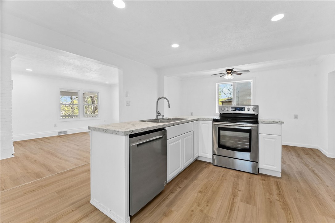 109 White St