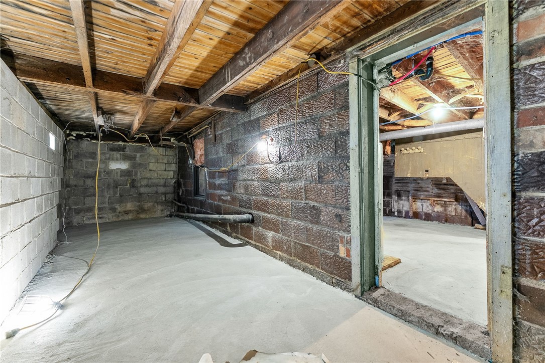 109 White St