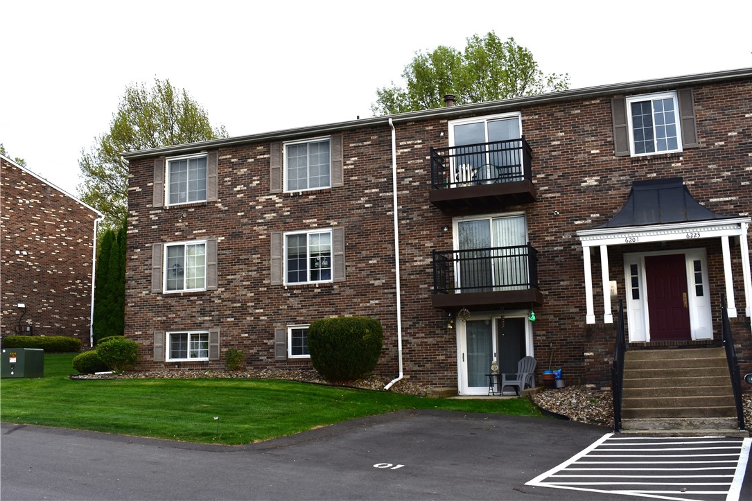 6217 Patrick Henry Dr