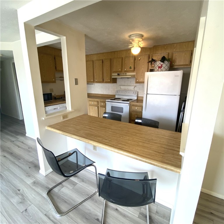 6217 Patrick Henry Dr