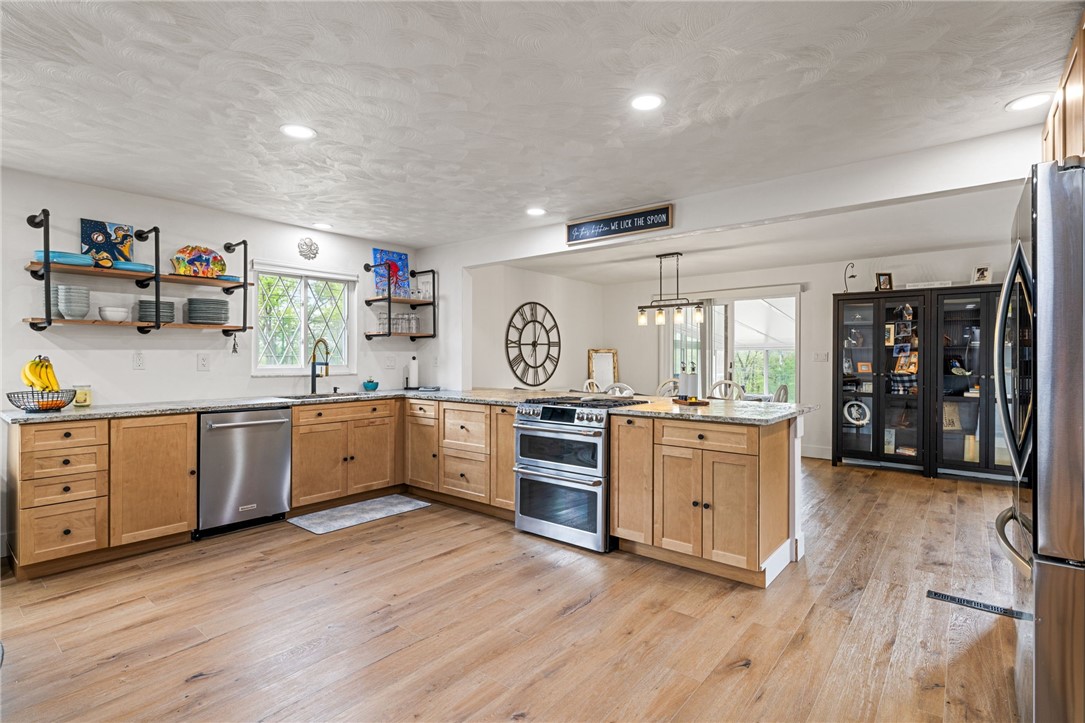 216 Diane Dr
