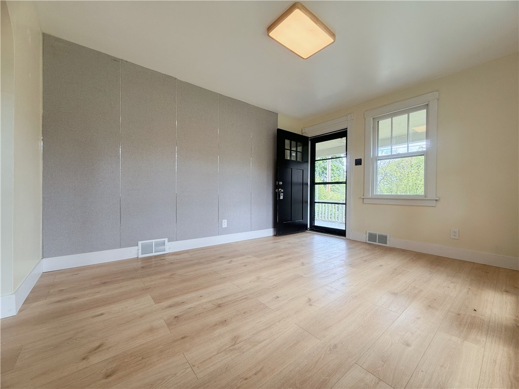251 Neilson Ave