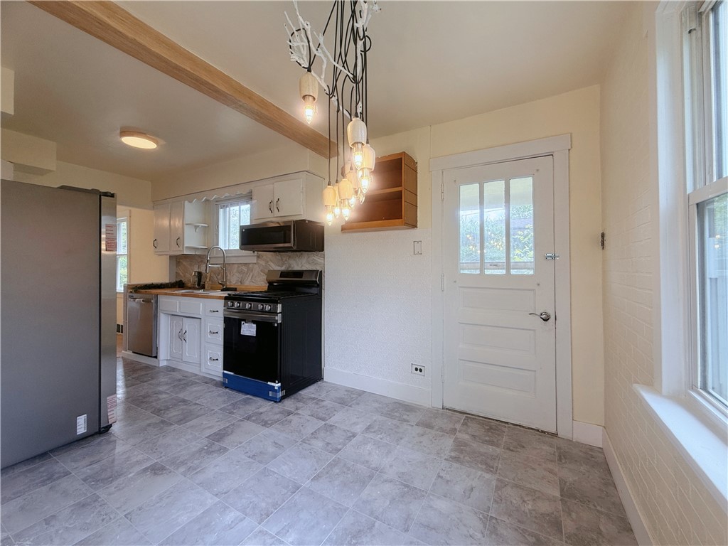 251 Neilson Ave