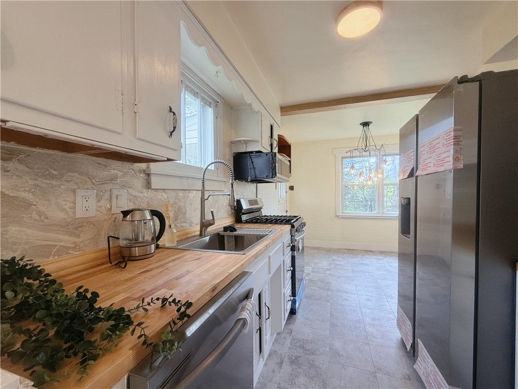 251 Neilson Ave