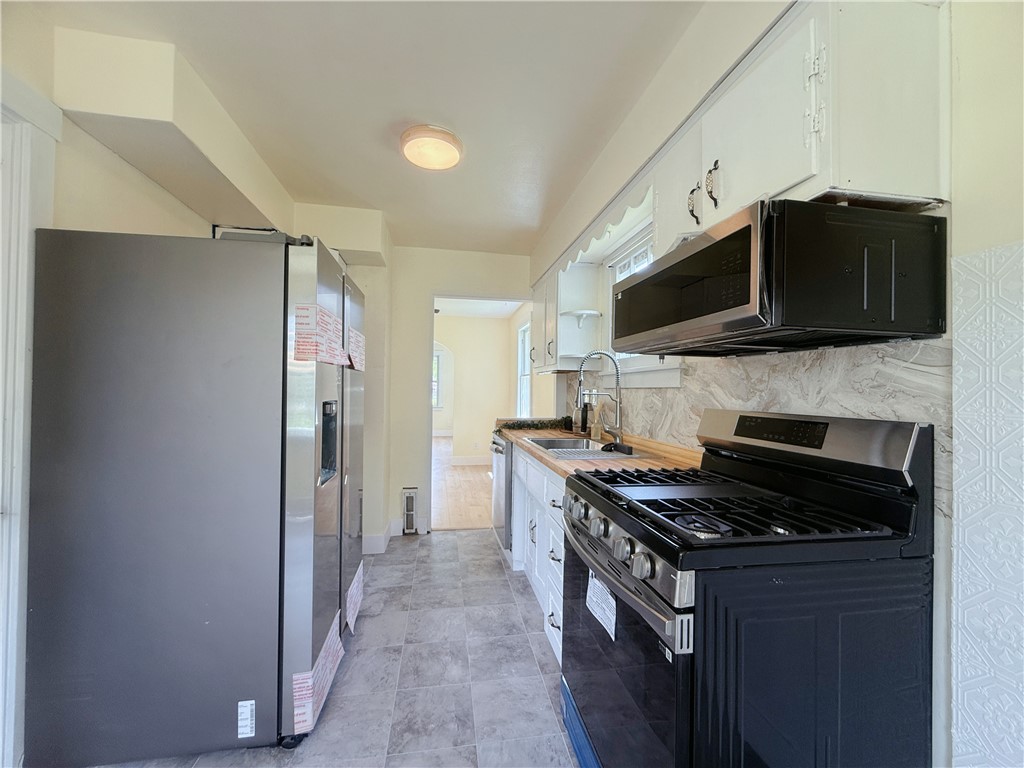 251 Neilson Ave