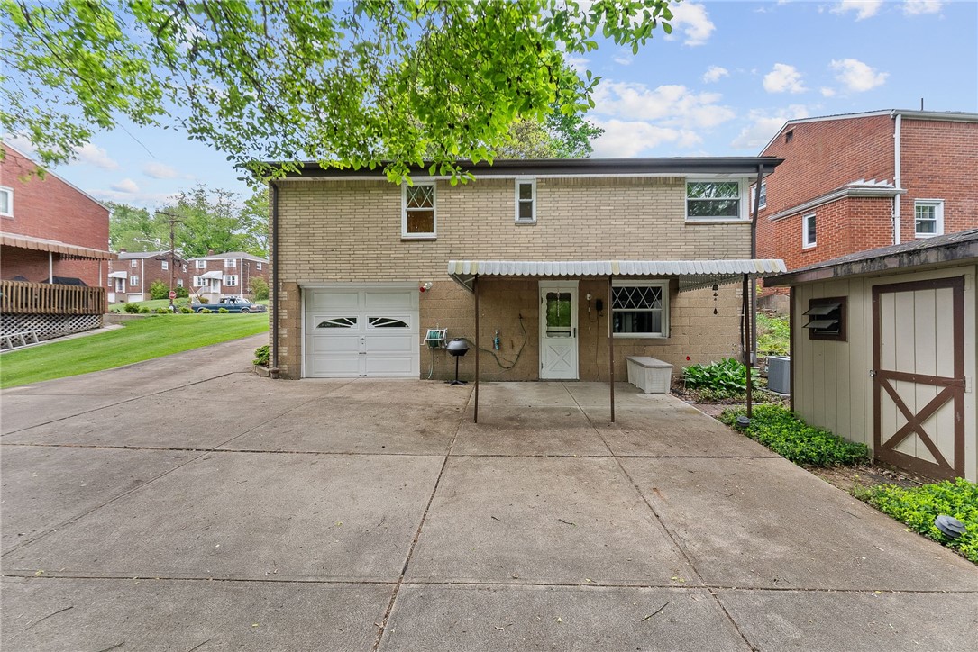 943 Rita Dr