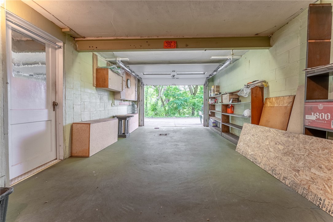 943 Rita Dr