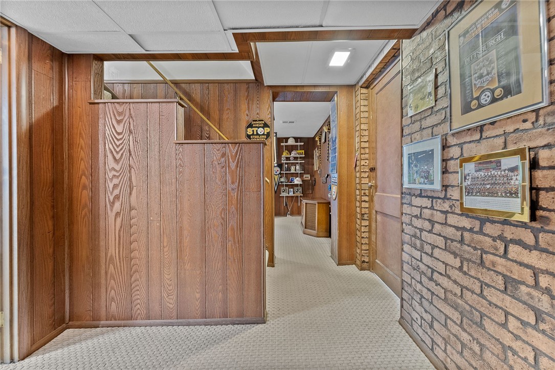 943 Rita Dr