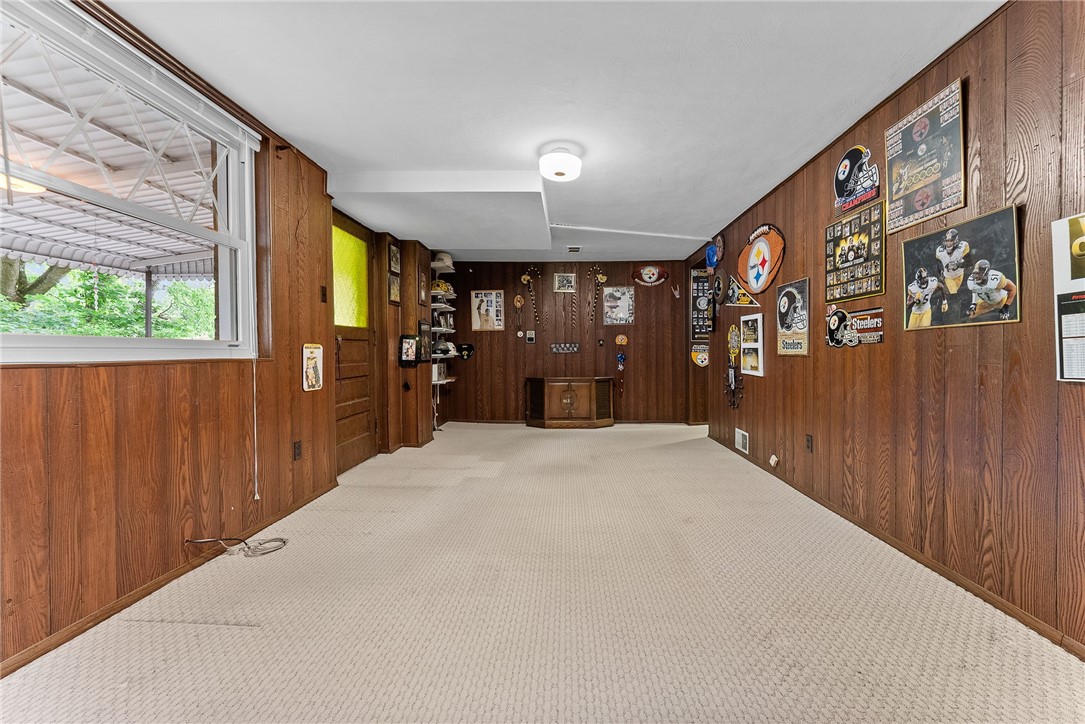 943 Rita Dr