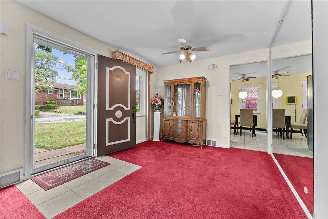 943 Rita Dr