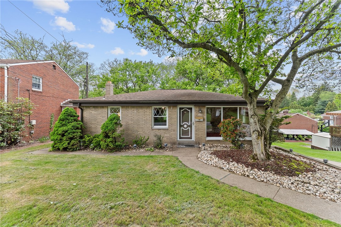 943 Rita Dr