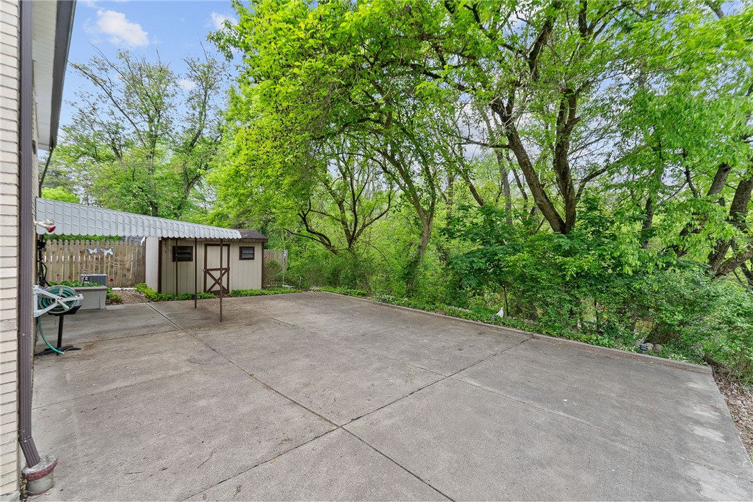 943 Rita Dr