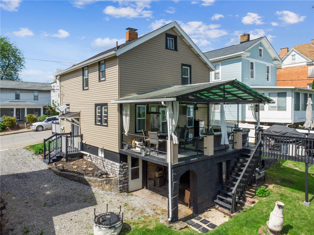 535 Adams St