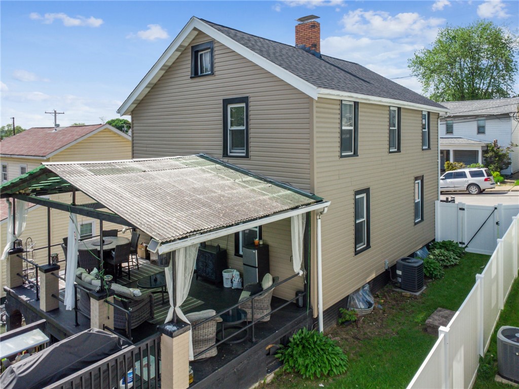 535 Adams St