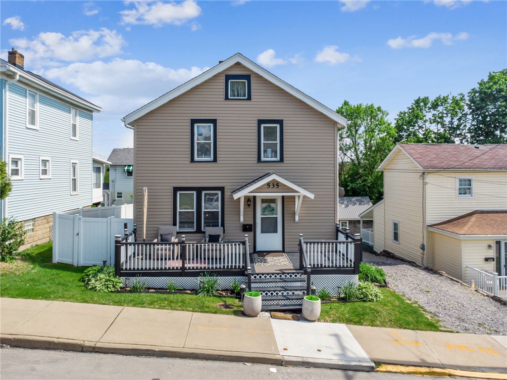 535 Adams St