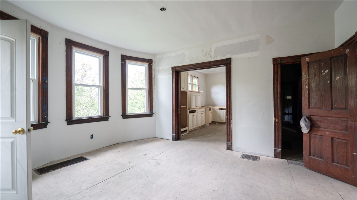 321 Kennedy Ave