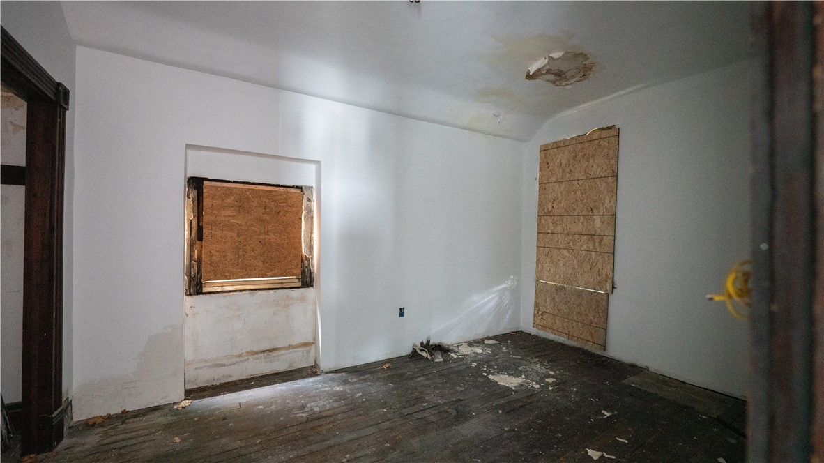 321 Kennedy Ave