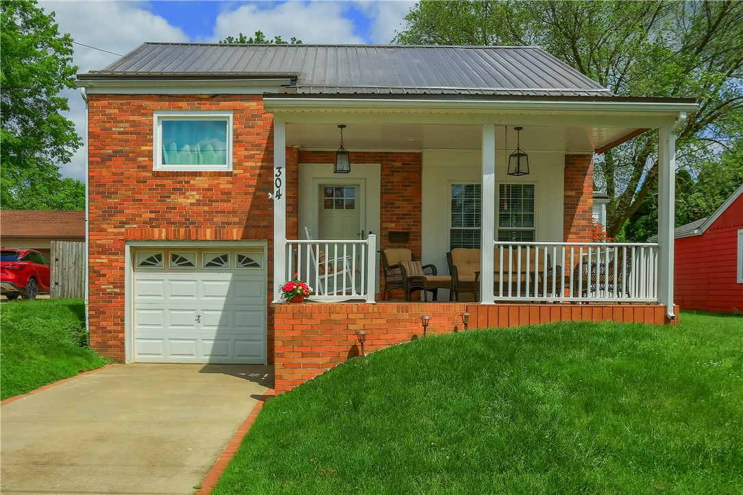 304 Petain St