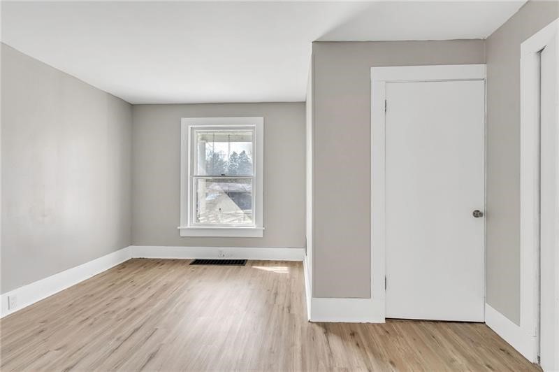 8 Argus St