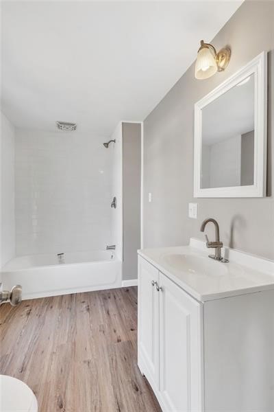8 Argus St