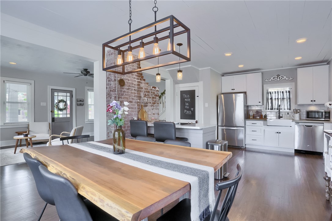 27 Laurel Ave