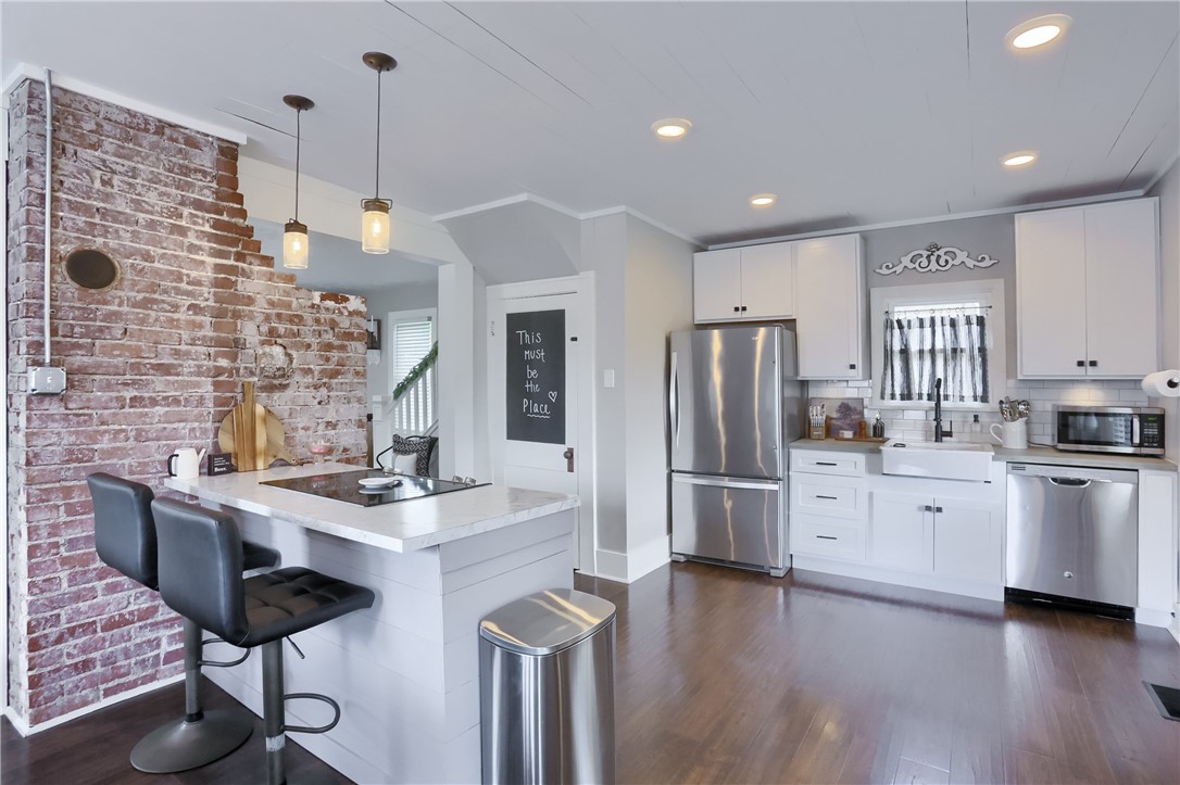 27 Laurel Ave