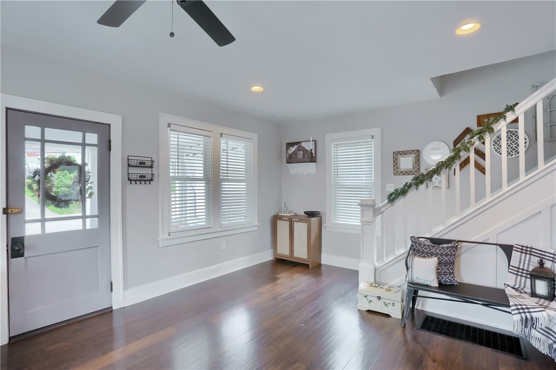 27 Laurel Ave