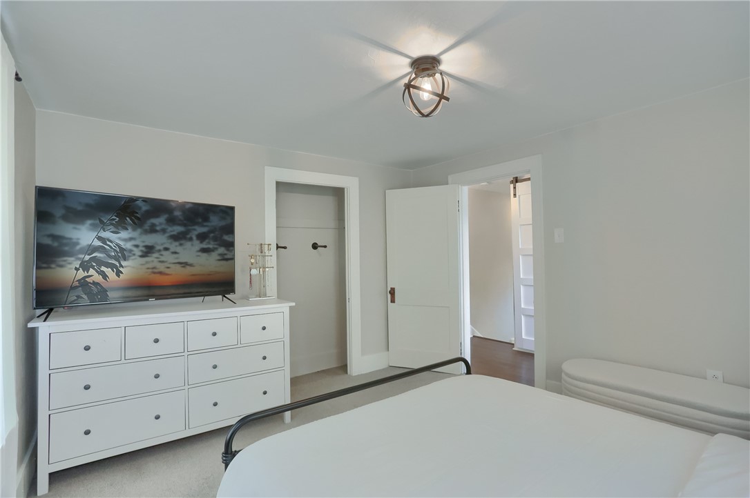 27 Laurel Ave