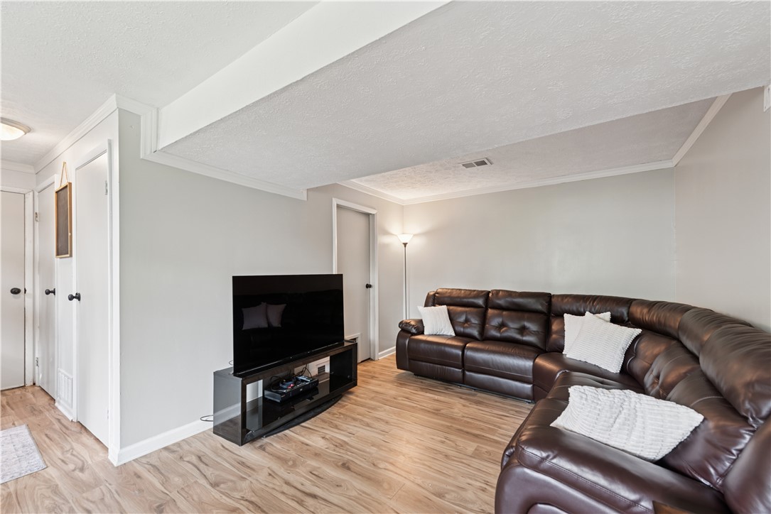 102 Castle Hill Rd