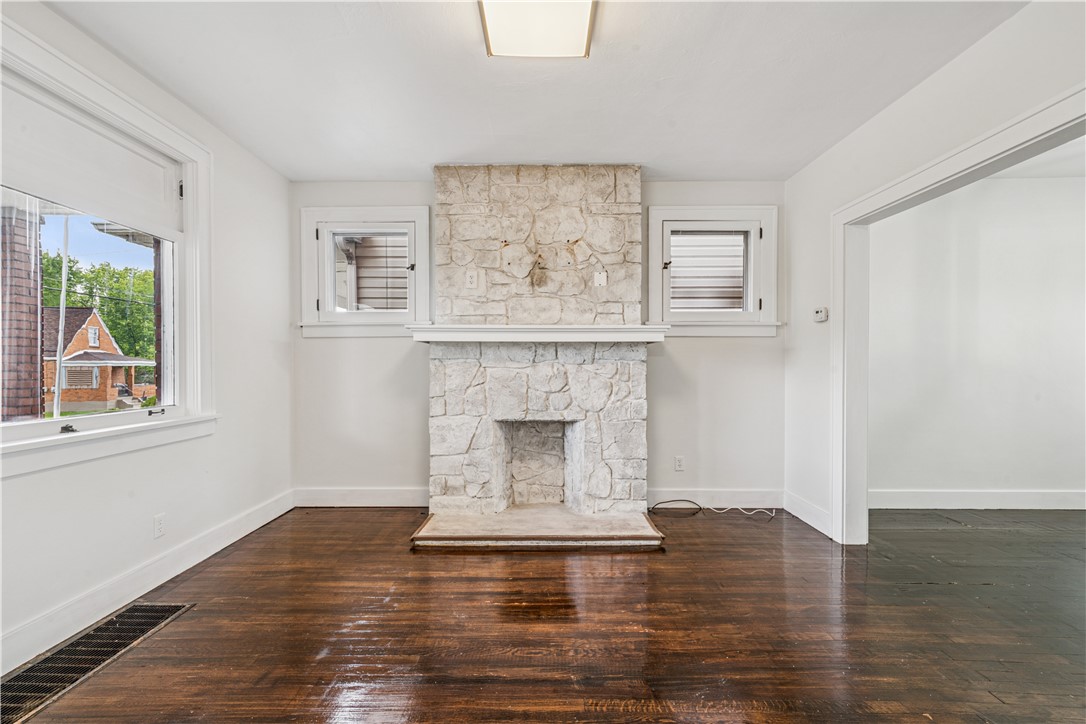 144 W Schwab Ave