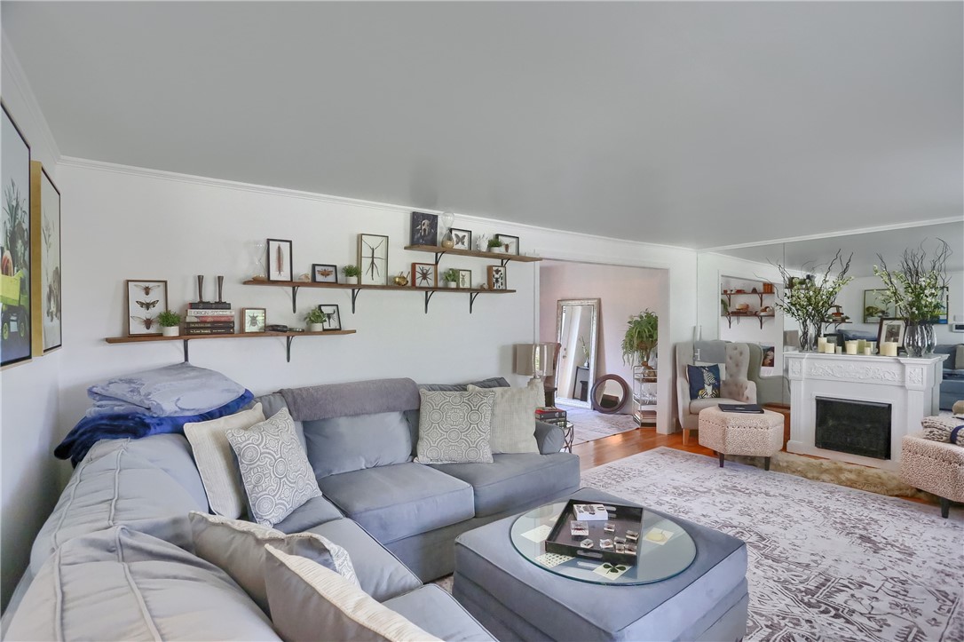 83 Webster Ave