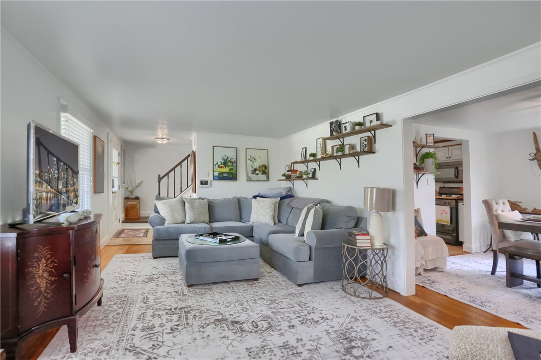 83 Webster Ave