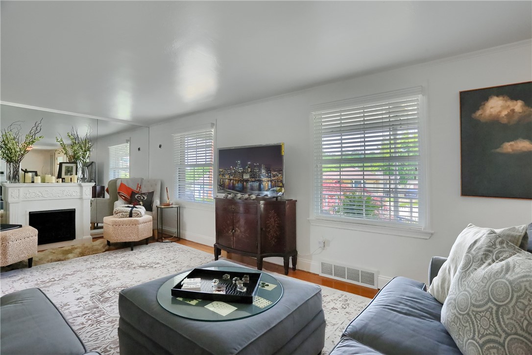 83 Webster Ave