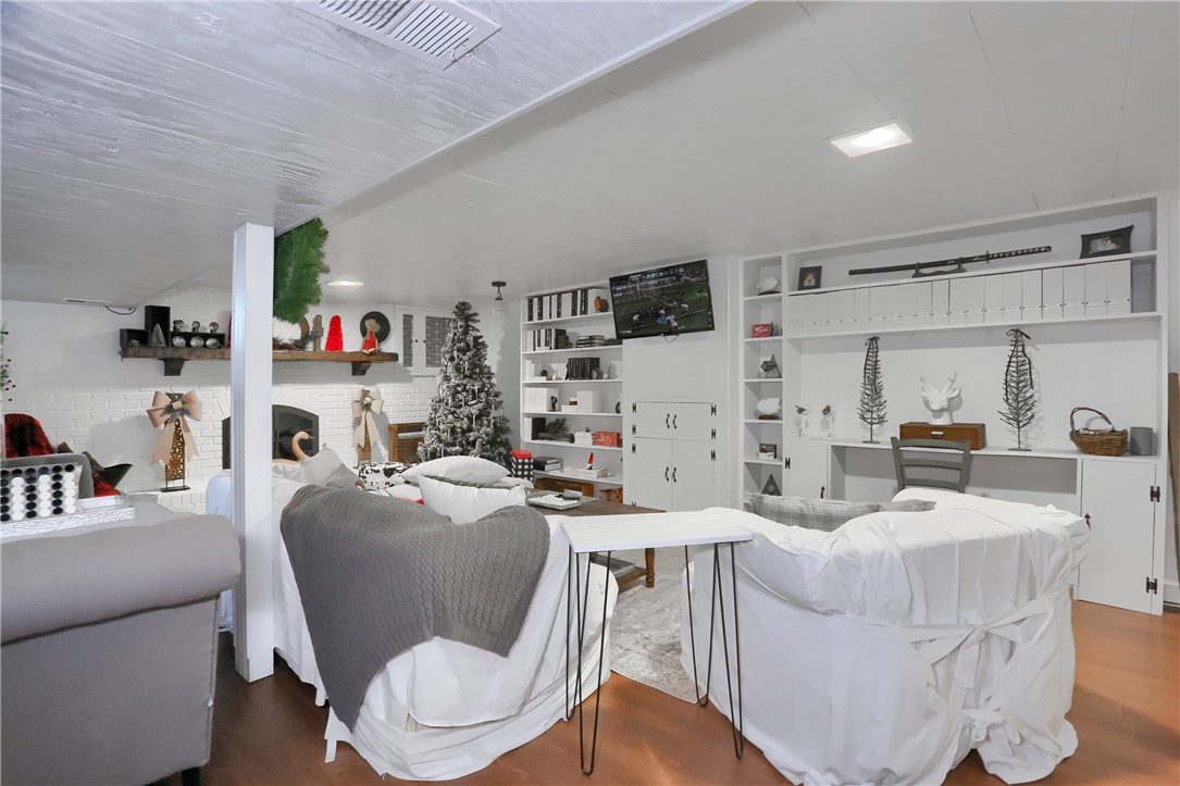 83 Webster Ave