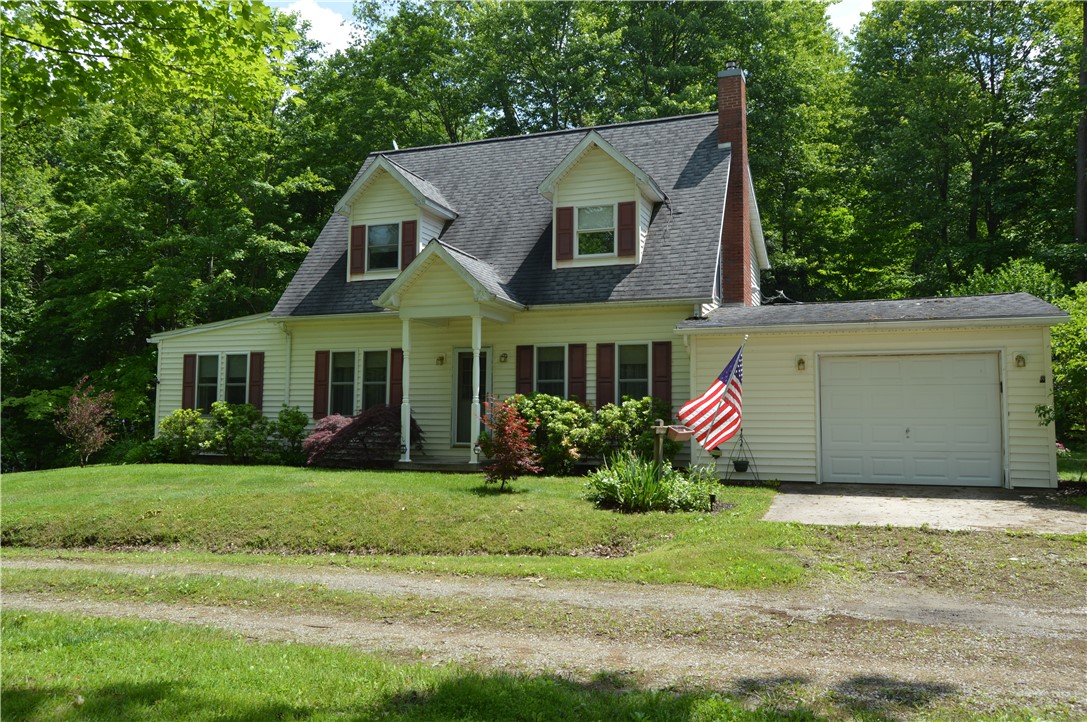 3244 Maple Ln