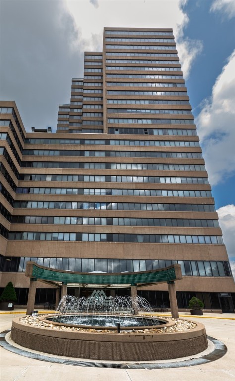 1301 Grandview Avenue Unit 210