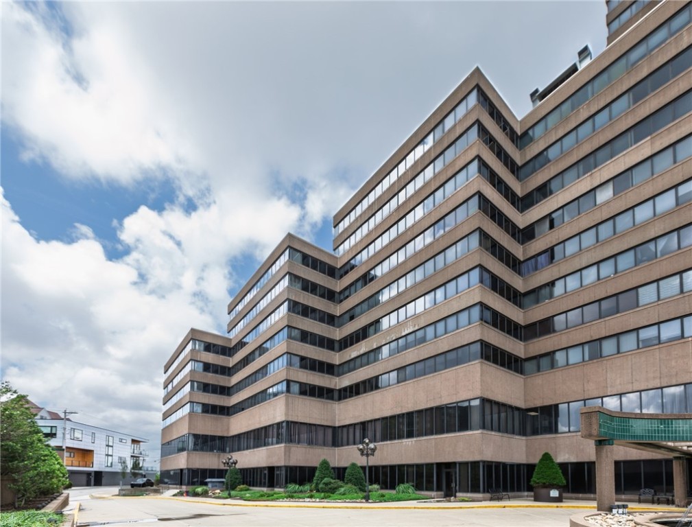 1301 Grandview Avenue Unit 210