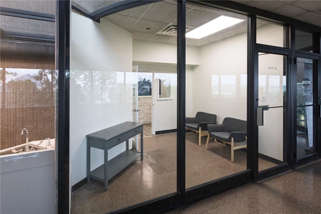1301 Grandview Avenue Unit 210