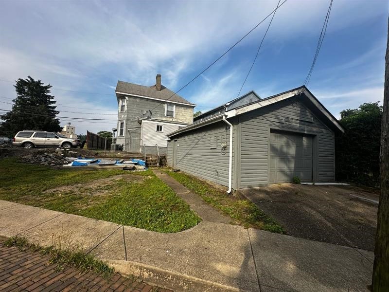 406 3rd Ave